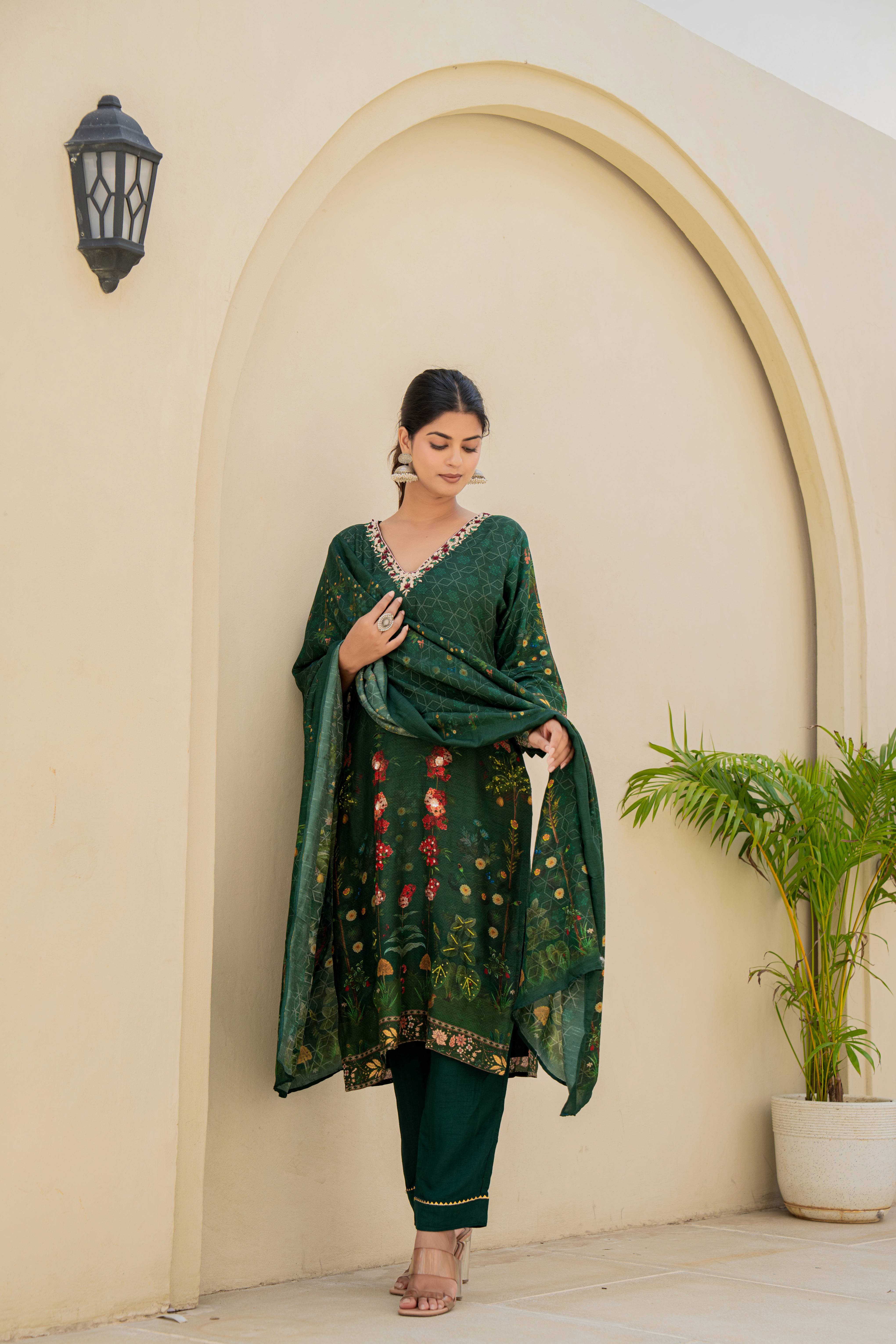 Emerald Green Floral Embroidered Kurti Set with Dupatta side view