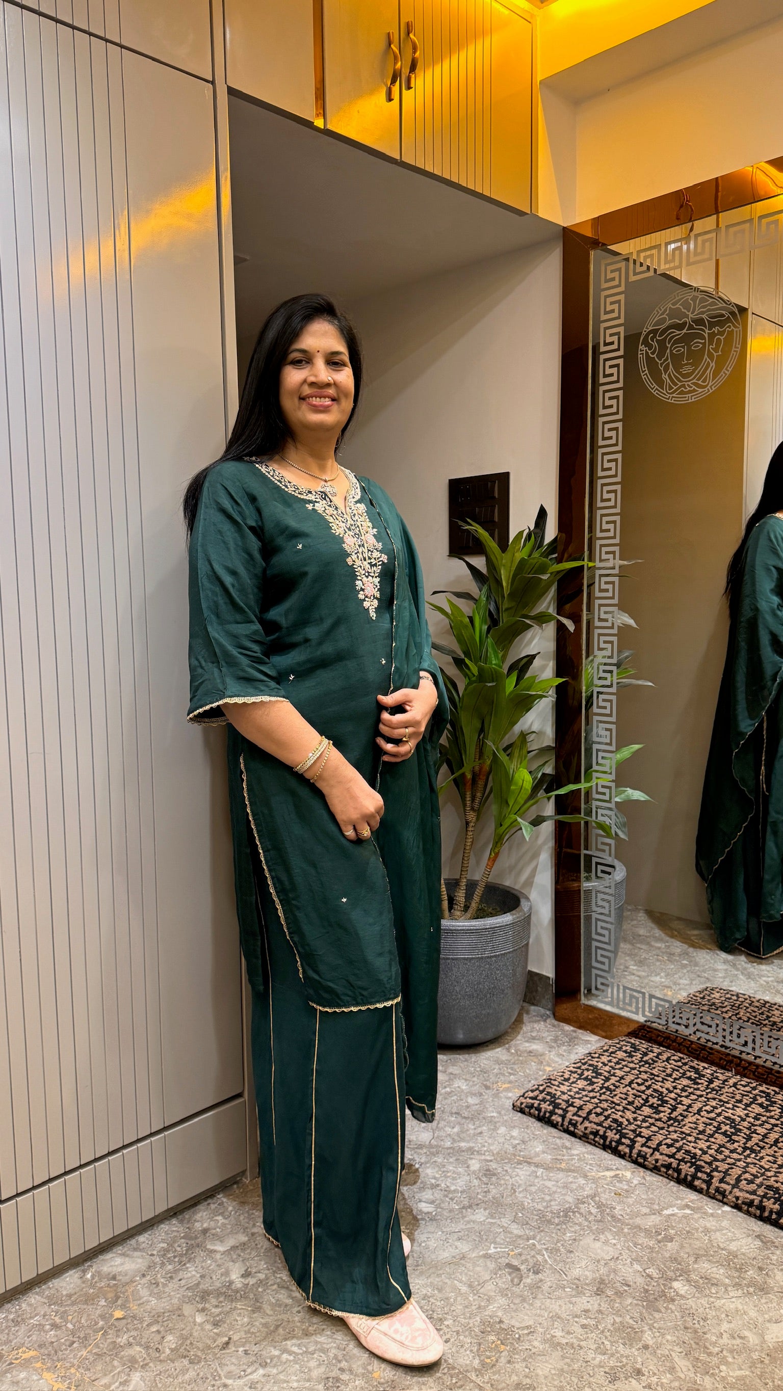 Emerald Green Embroidered Kurti Set with Dupatta side